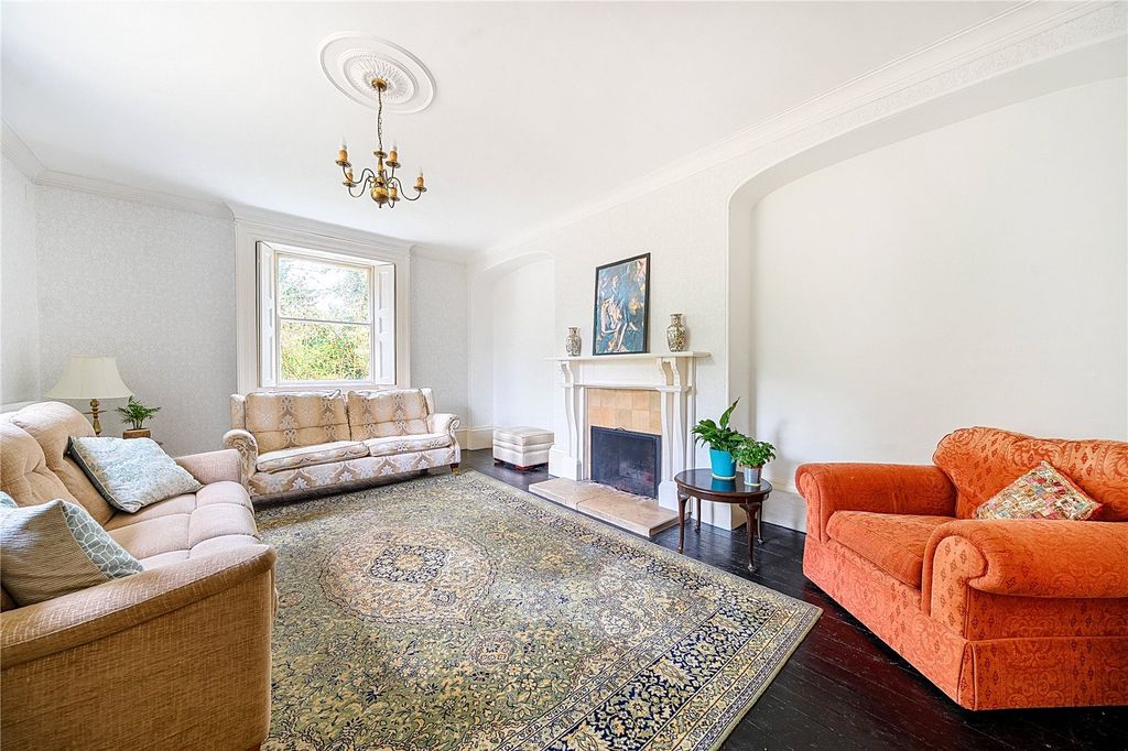 Property photo 3 of 21 Drawing Room