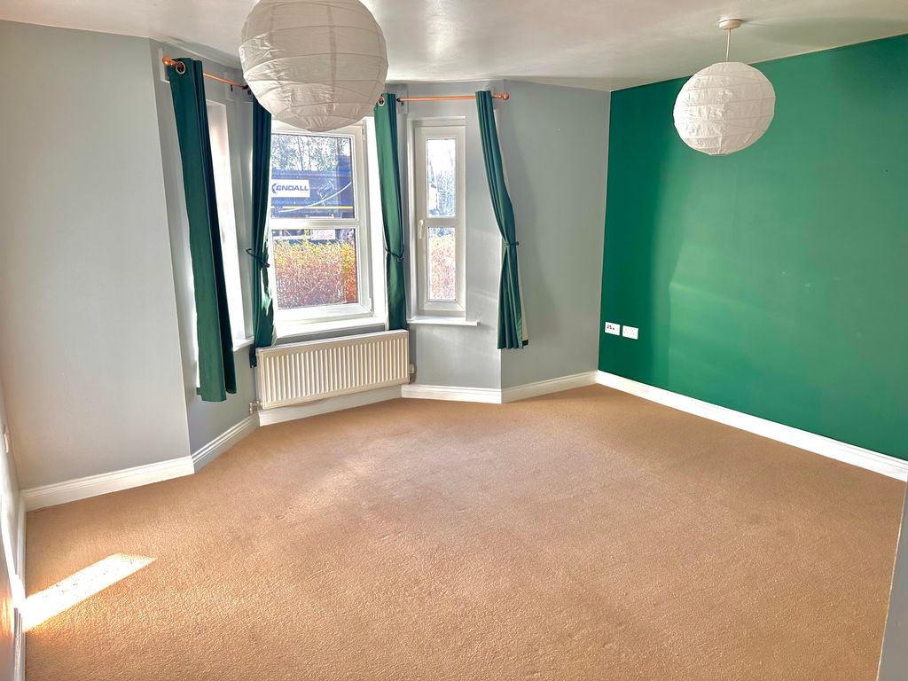 Property photo 2 of 7 Living Room