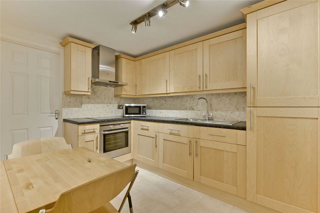 Property photo 2 of 10 Picture No. 11