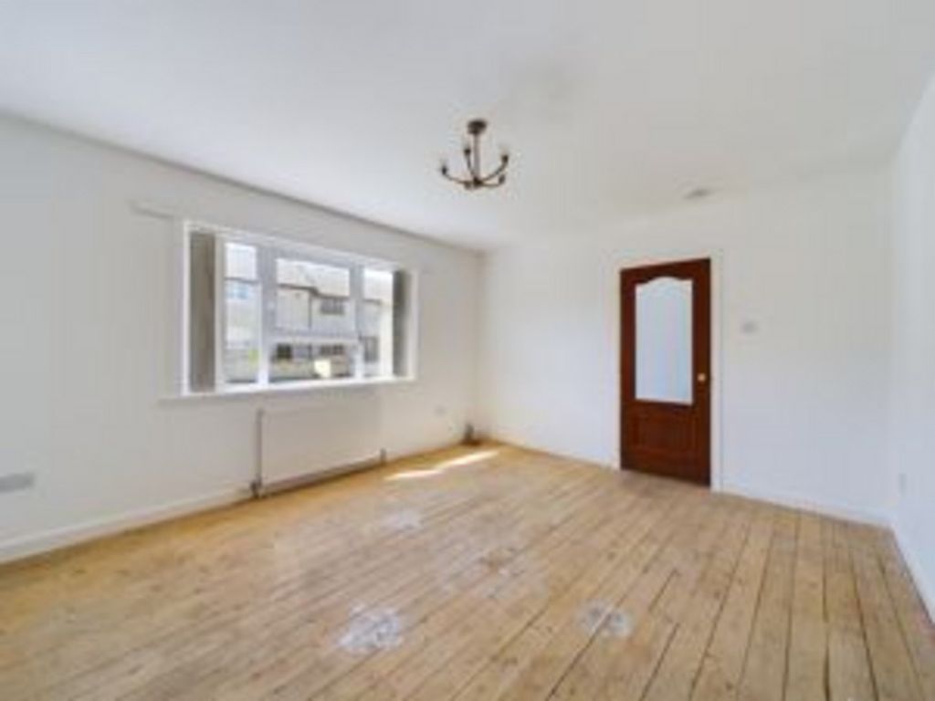 Property photo 3 of 31