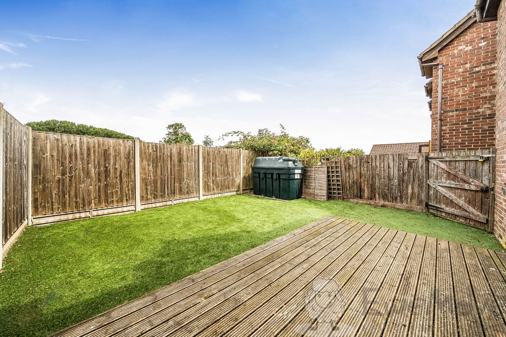 Property photo 3 of 14 Garden