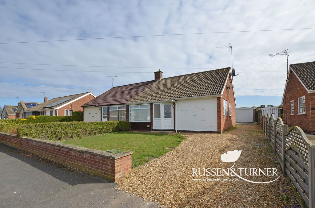 Property photo 1 of 11 1 - Front