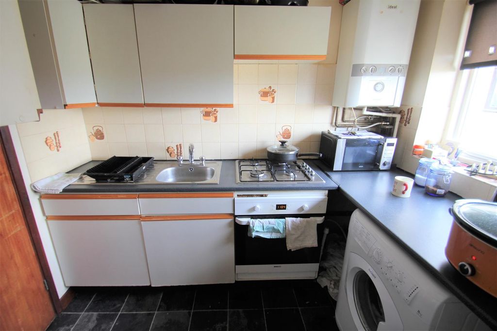 Property photo 3 of 5 Kitchen (2).Jpg