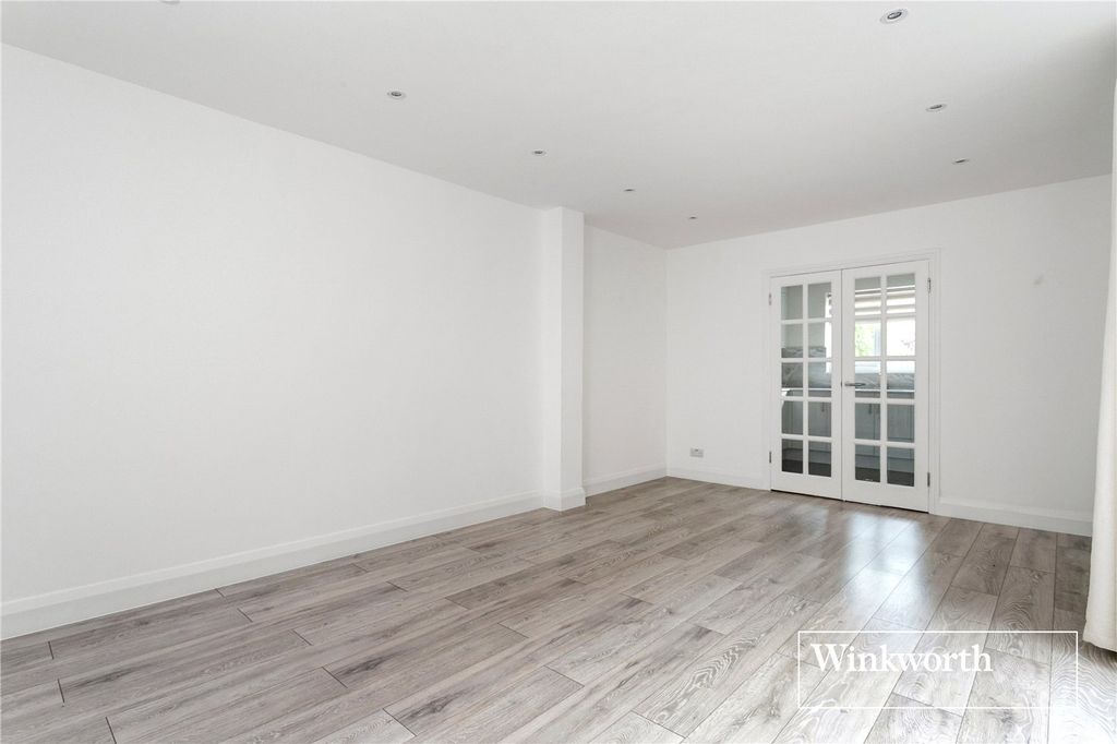 Property photo 2 of 14 Picture No. 12