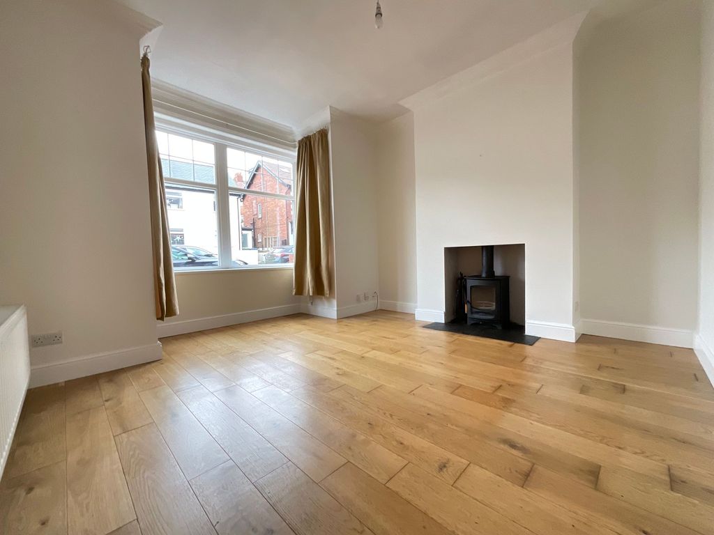 Property photo 2 of 27