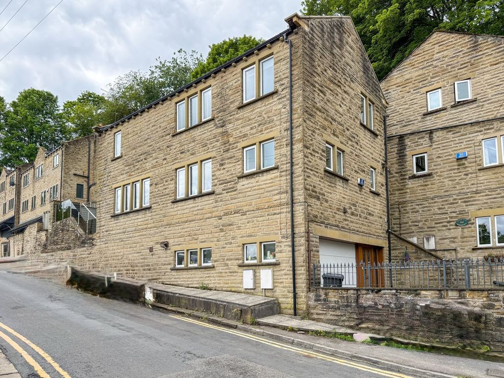 Property photo 1 of 28