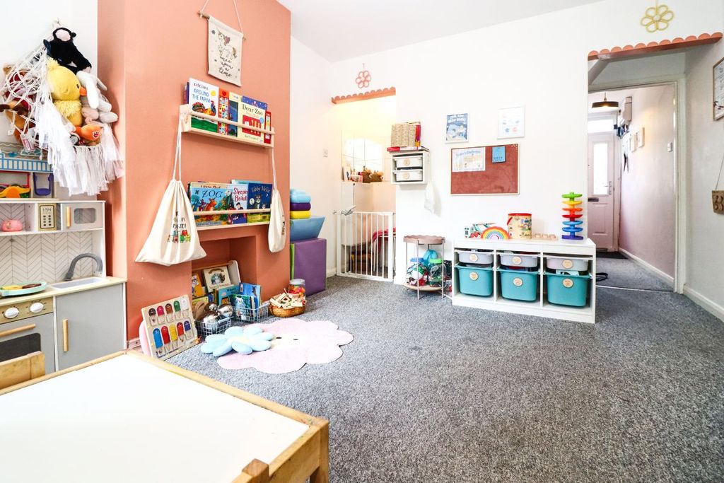 Property photo 3 of 13