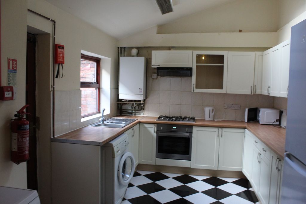 Property photo 3 of 18
