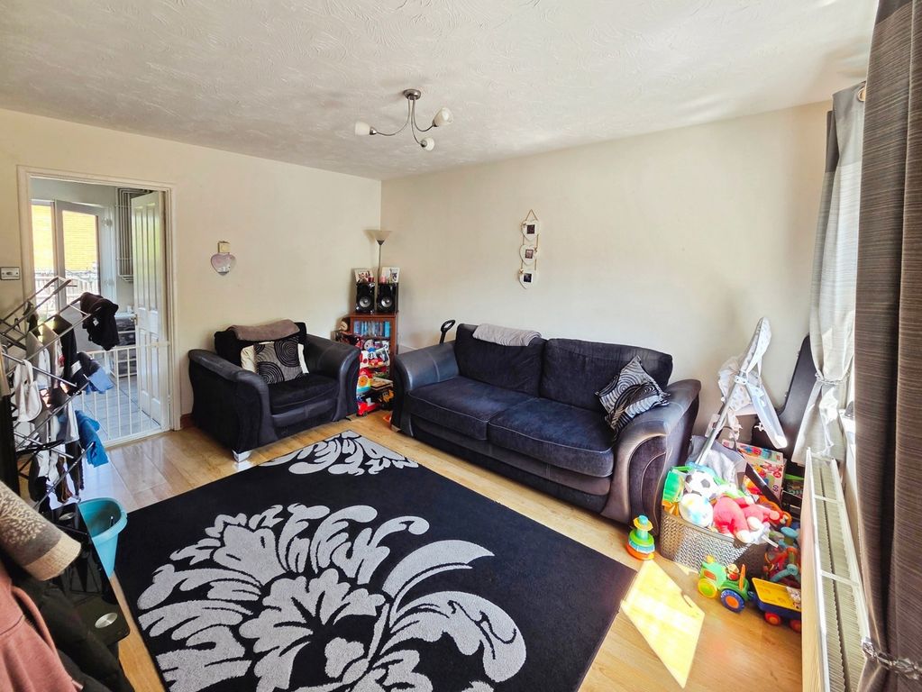 Property photo 3 of 9 Pbox-Img.Jpg