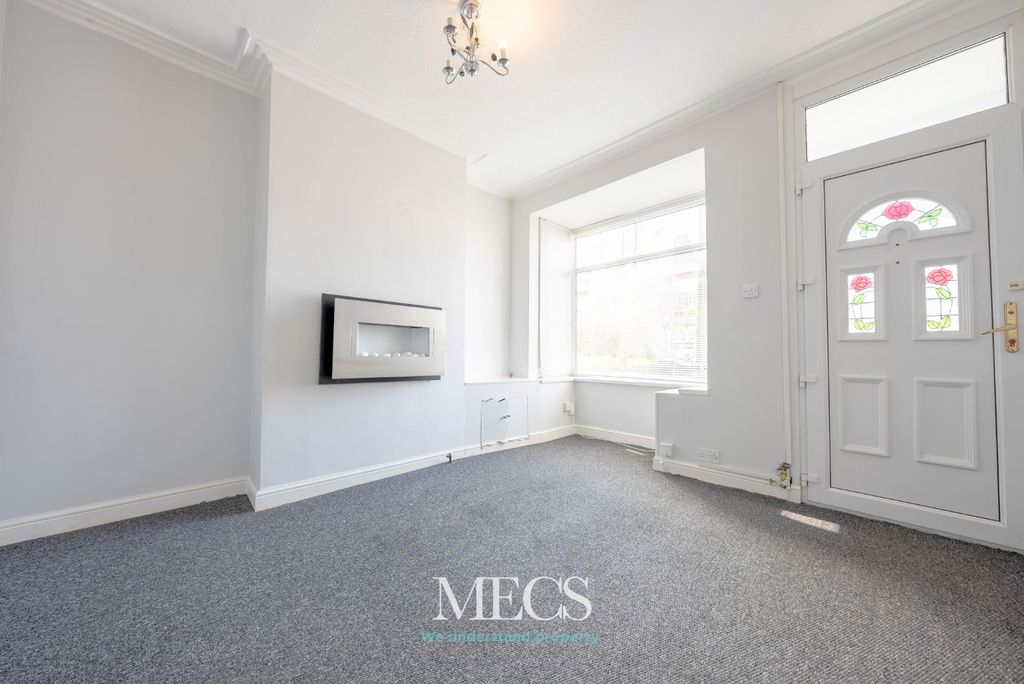 Property photo 2 of 15 1921603