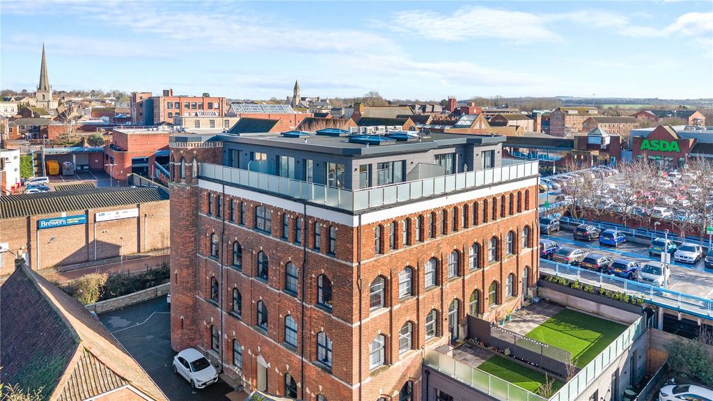 Property photo 1 of 15 Picture No. 16