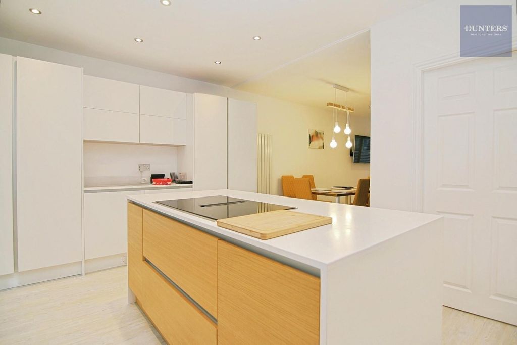 Property photo 3 of 27 Kitchen Diner