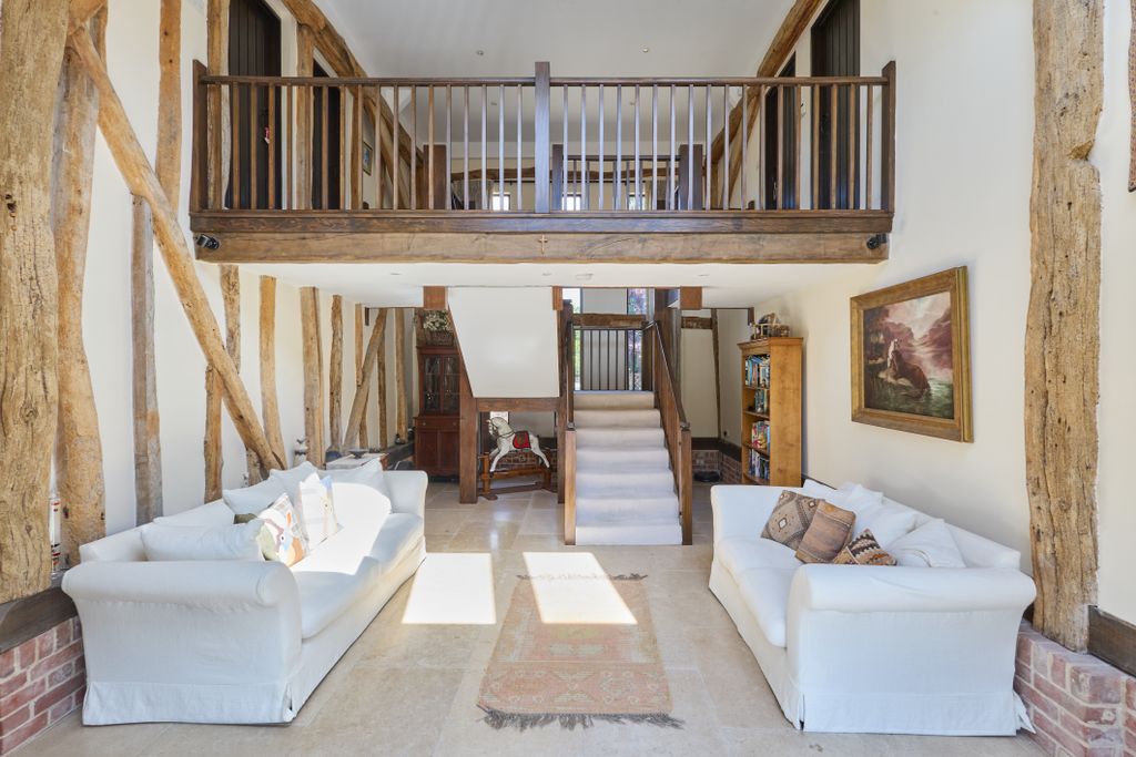 Property photo 3 of 39 Lewkenors Granary 1507260016