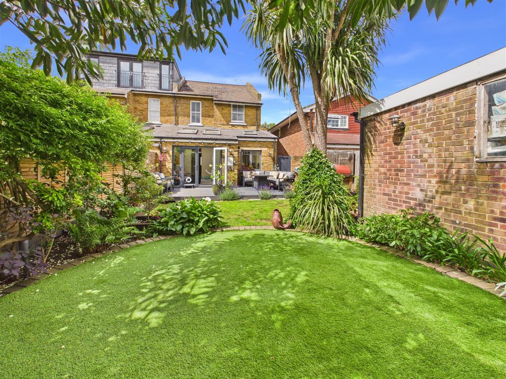 Property photo 1 of 17