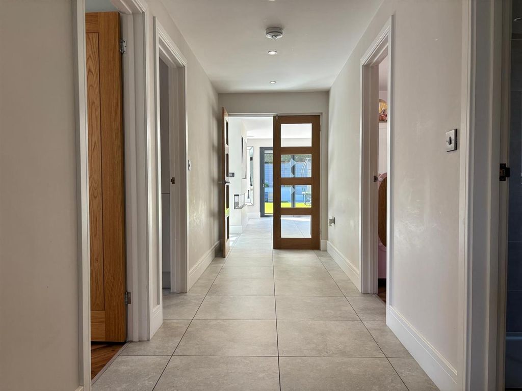 Property photo 2 of 33 Whatsapp Image 2026-04-24 At 15.28.36 (1).Jpeg