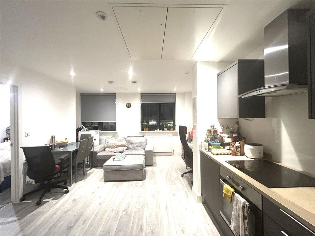 Property photo 2 of 8 Image