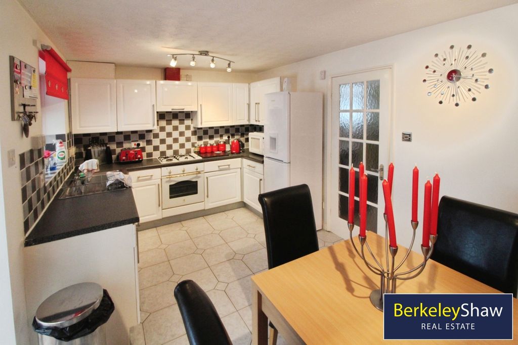 Property photo 2 of 10 Kitchen Diner