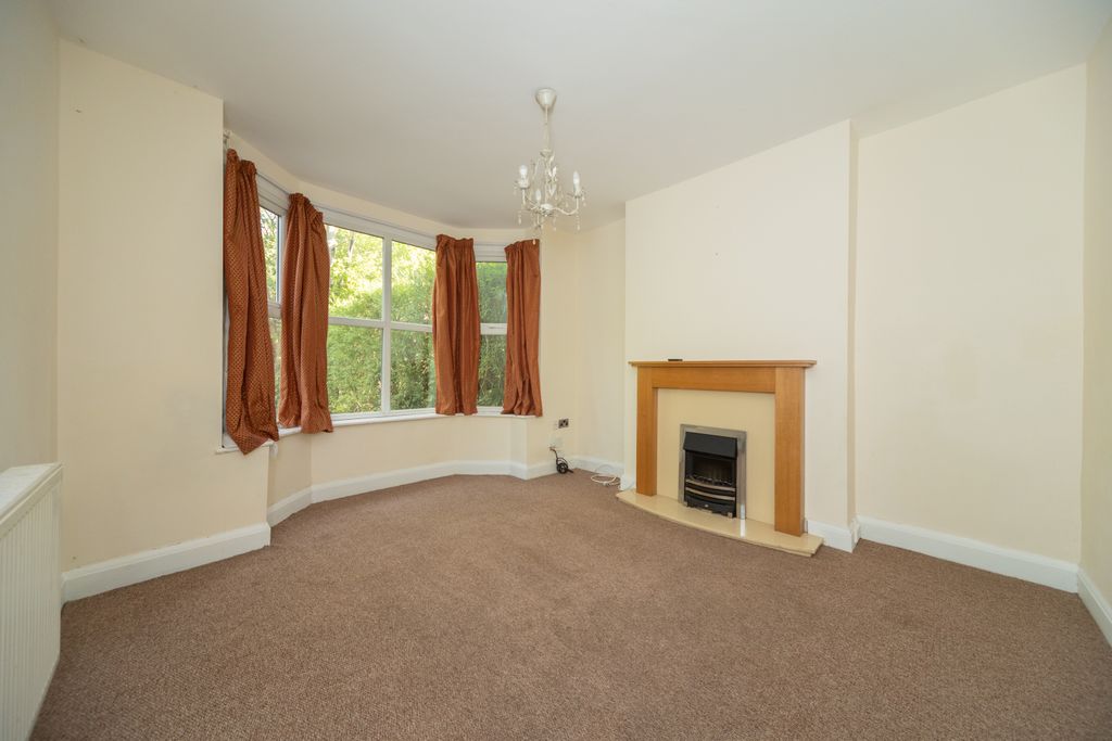 Property photo 3 of 19