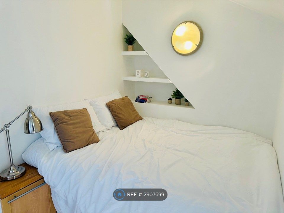 Property photo 1 of 3