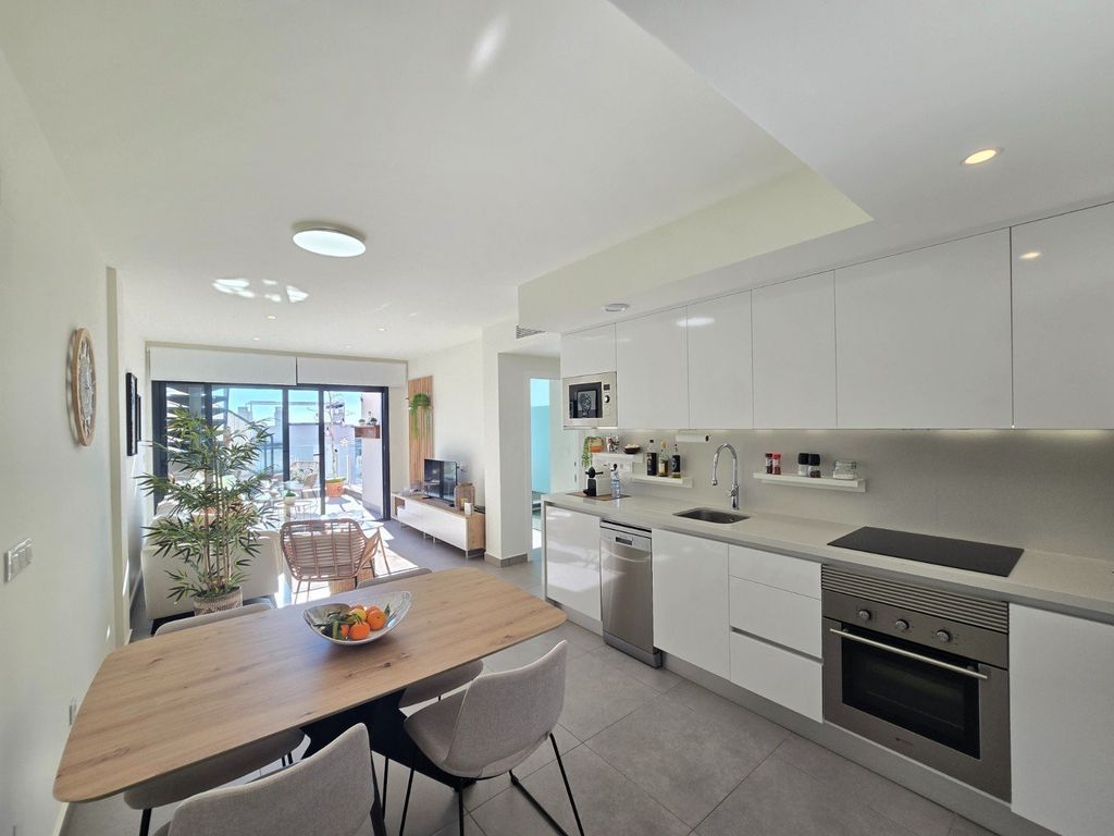 Property photo 2 of 32