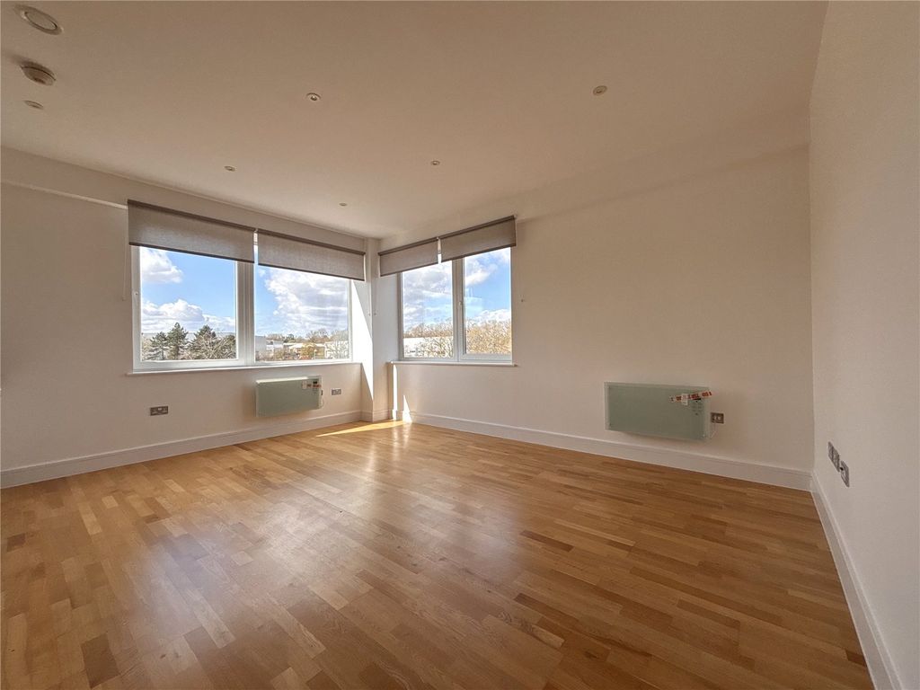 Property photo 3 of 12 Picture No. 05