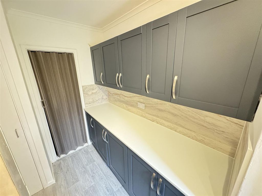 Property photo 2 of 13 Bmwwhbyhtkwd0Vhj9Miovq.Jpg