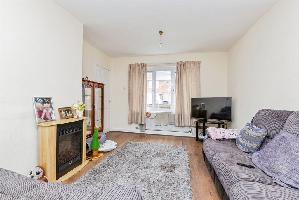 Property photo 2 of 11