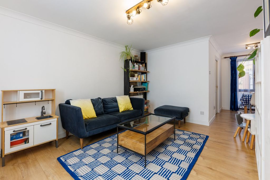 Property photo 2 of 16 Picture No. 03
