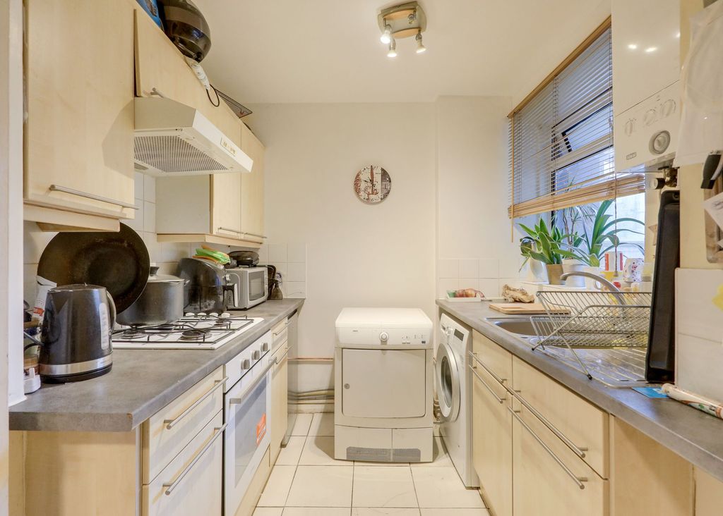 Property photo 3 of 6