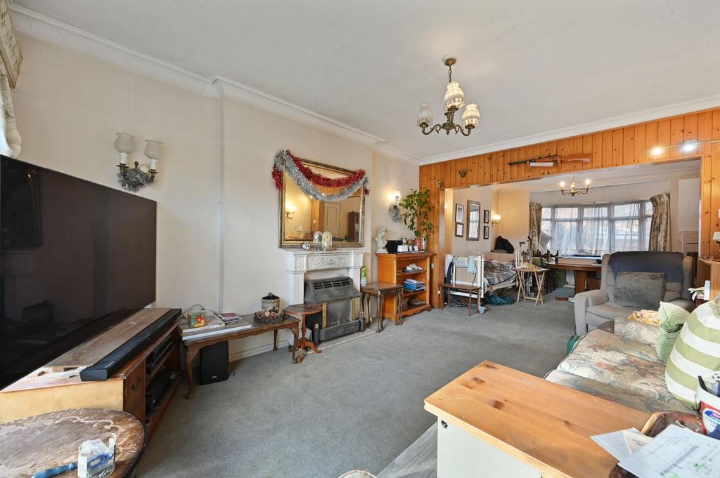 Property photo 3 of 11