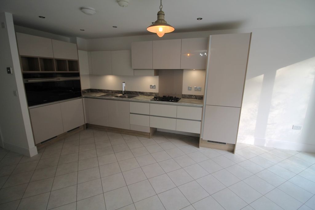 Property photo 3 of 16 Kitchen 1