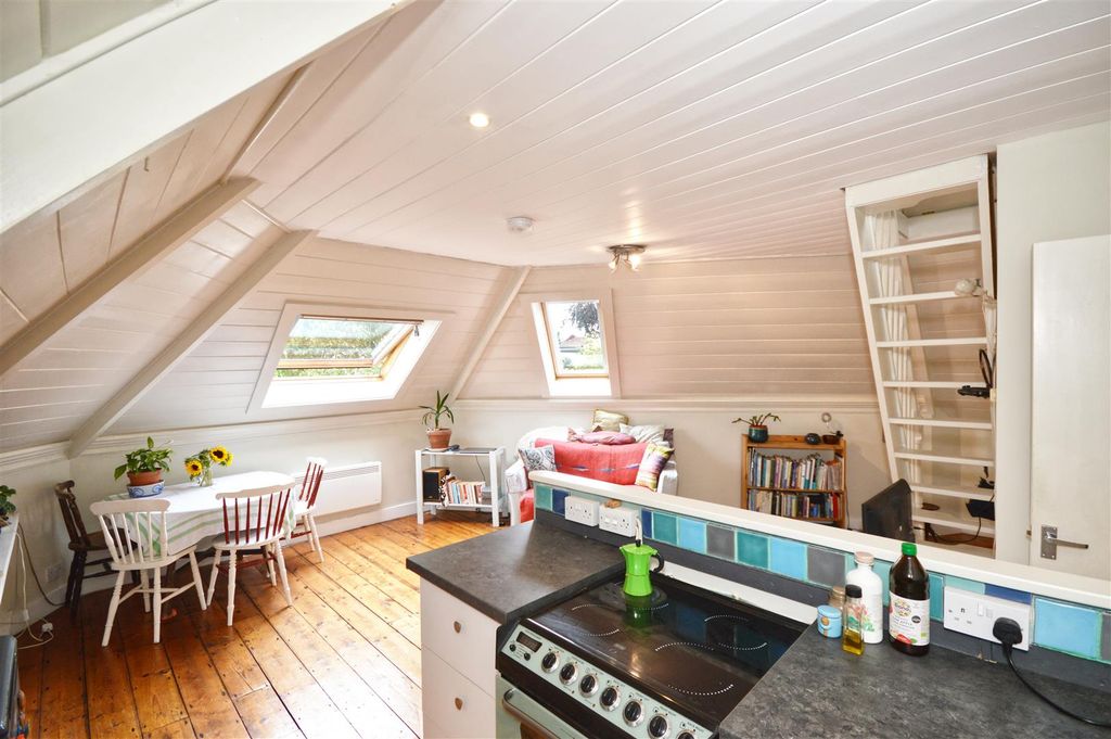 Property photo 2 of 18 Open Plan Living