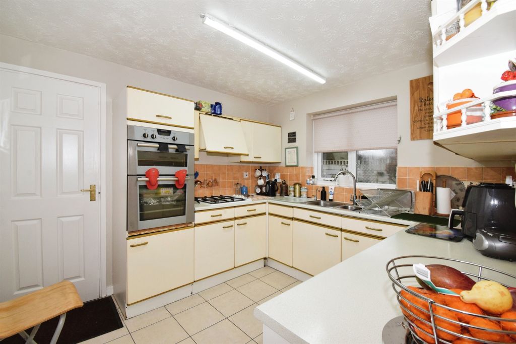 Property photo 2 of 17
