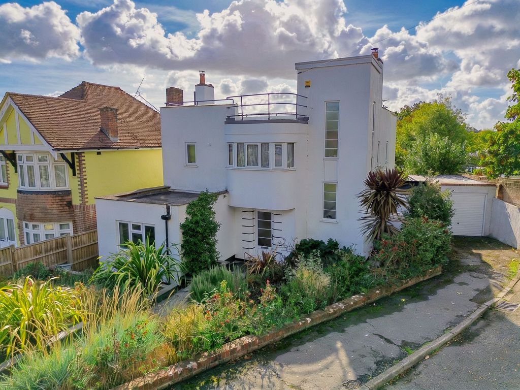 Property photo 1 of 22