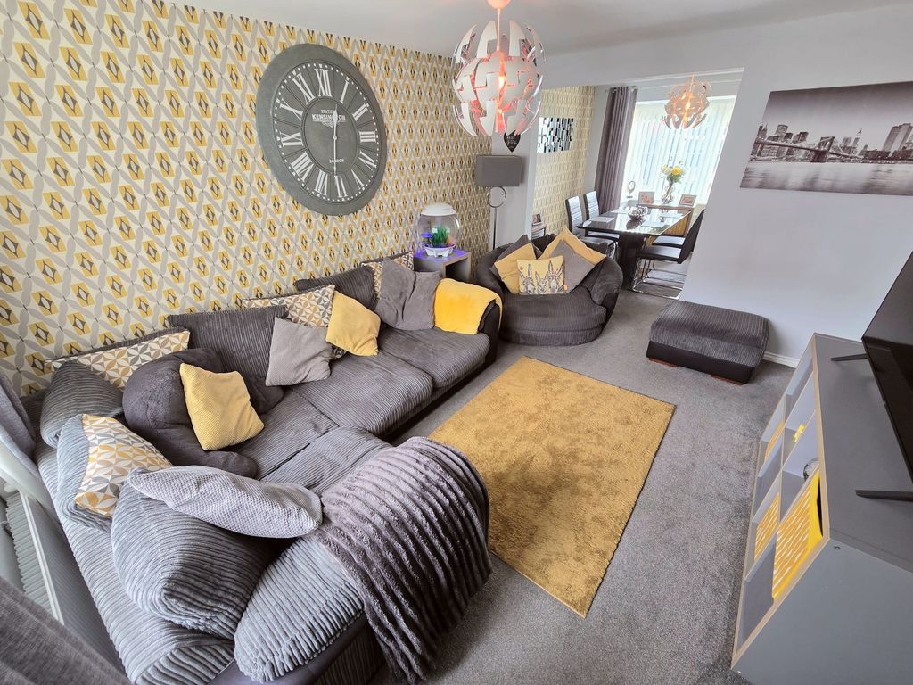 Property photo 2 of 19 Lounge A