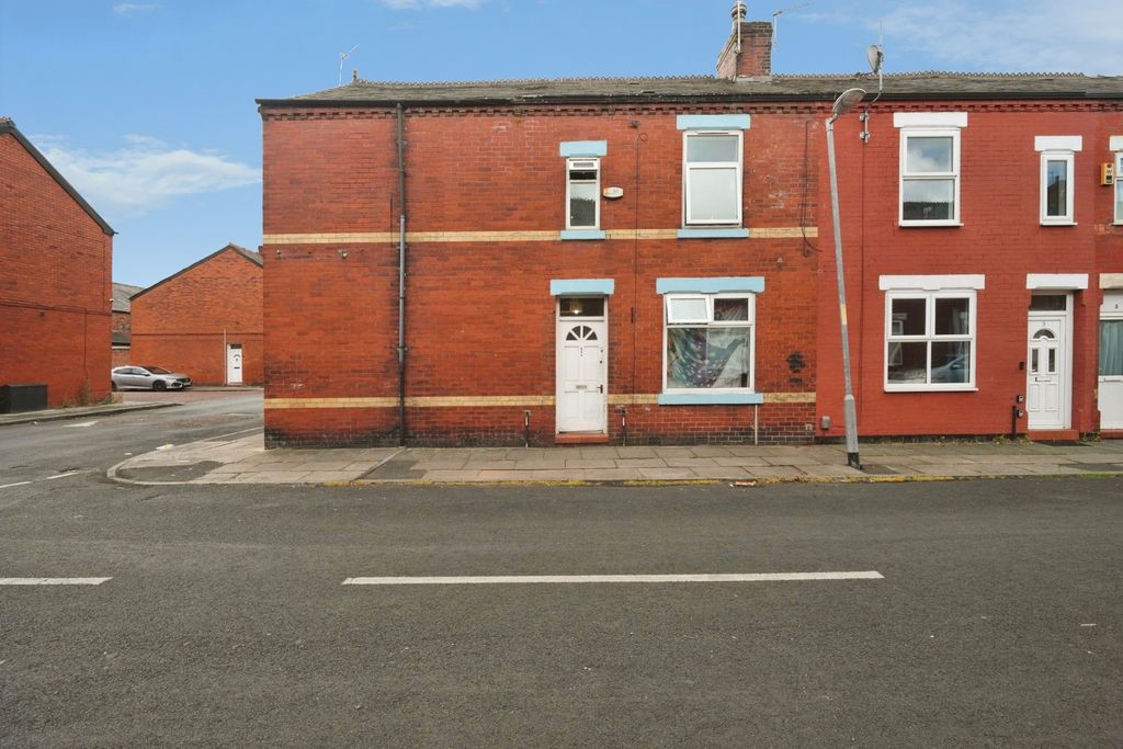 Property photo 1 of 15 External