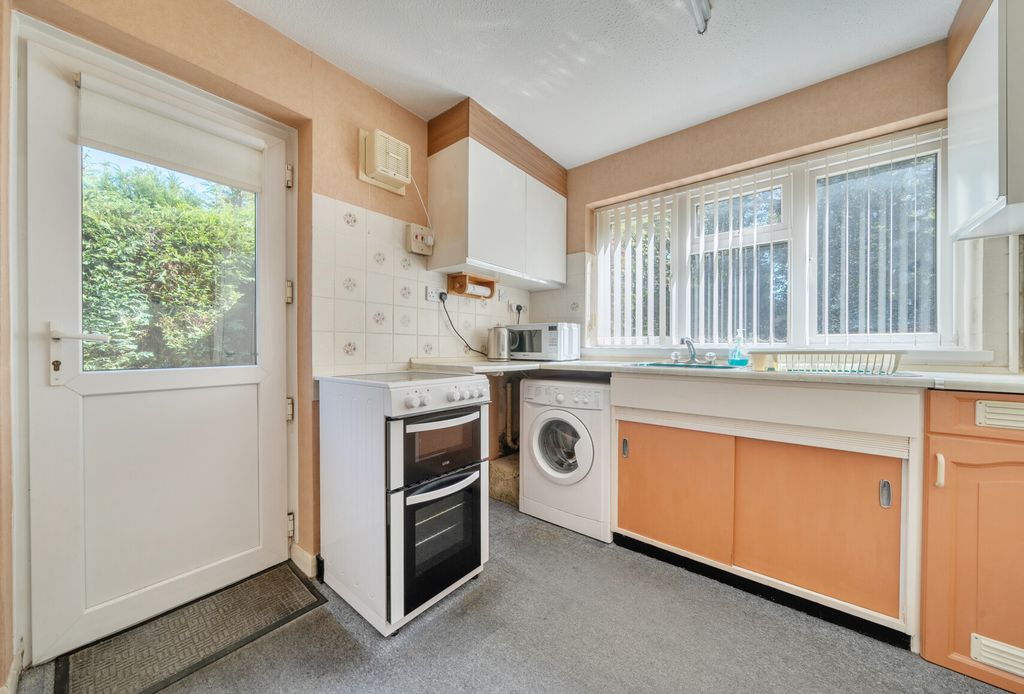 Property photo 3 of 13 1449474-1-69Ea231...
