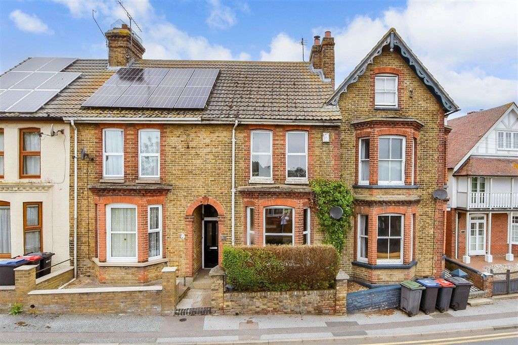 Property photo 1 of 20 Front