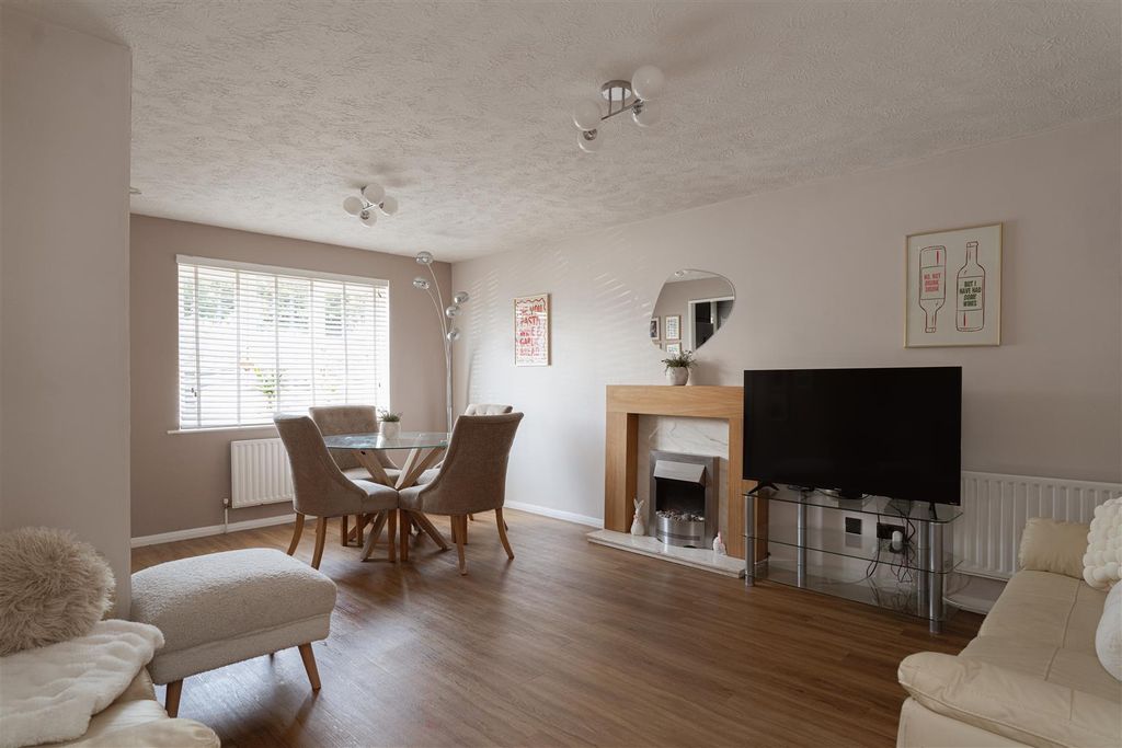 Property photo 3 of 11 2.Jpg