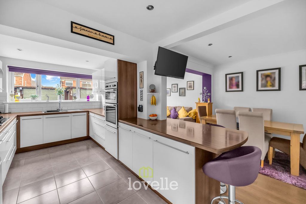 Property photo 3 of 29