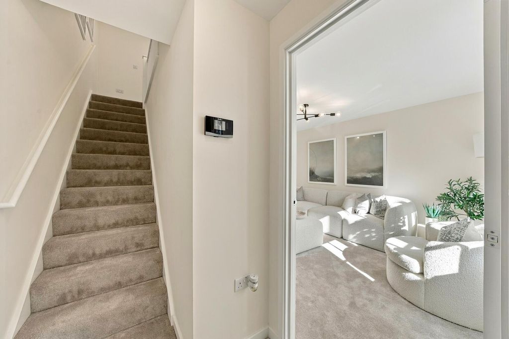 Property photo 3 of 28 Hallway