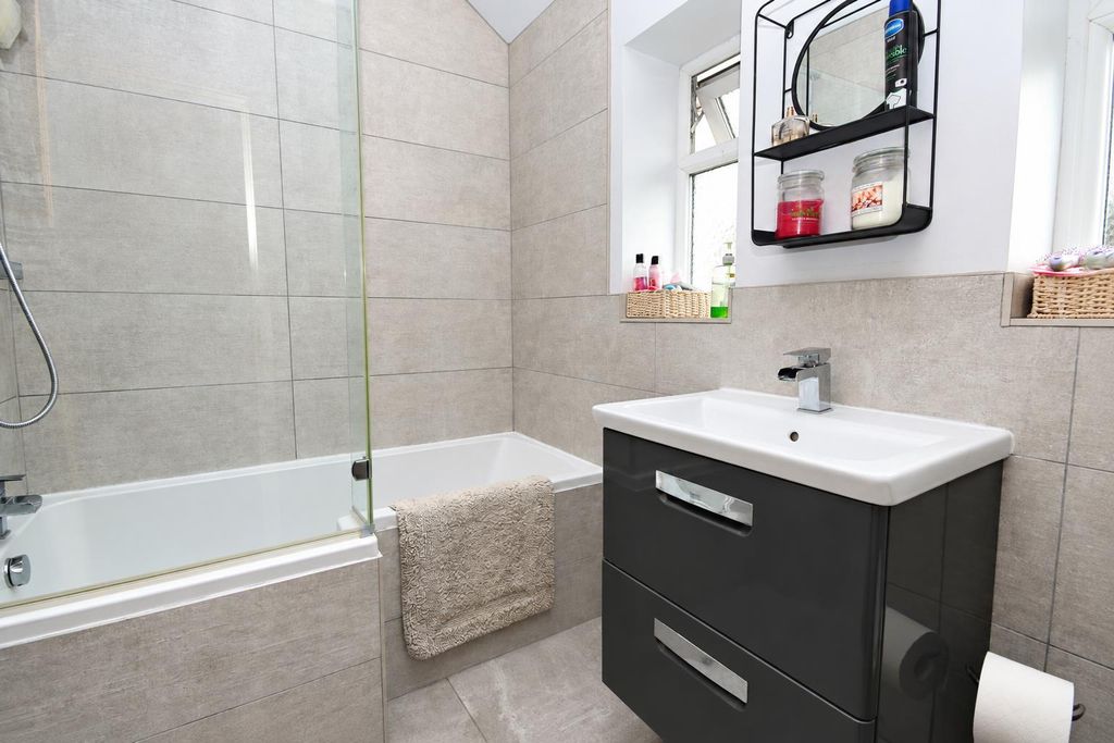 Property photo 3 of 16 6Ffbab35-95Ea-4Ca2-90Ef-F0774B6B30B7.Png
