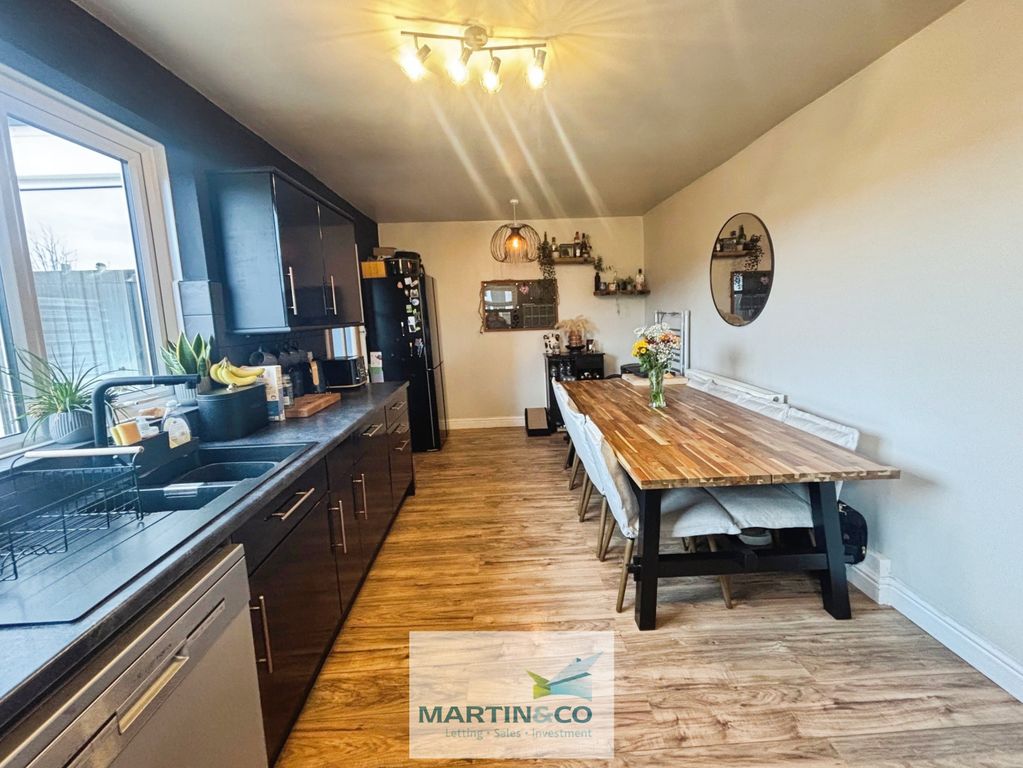 Property photo 3 of 21 158998F4--45Fd-8E9B-9A31Adb60812-29493-00000907E5B