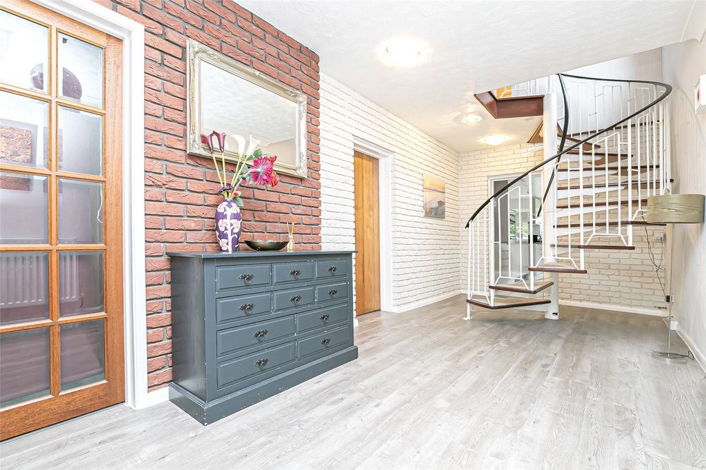 Property photo 1 of 26