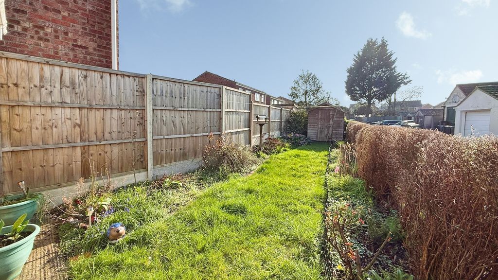 Property photo 2 of 15 Garden