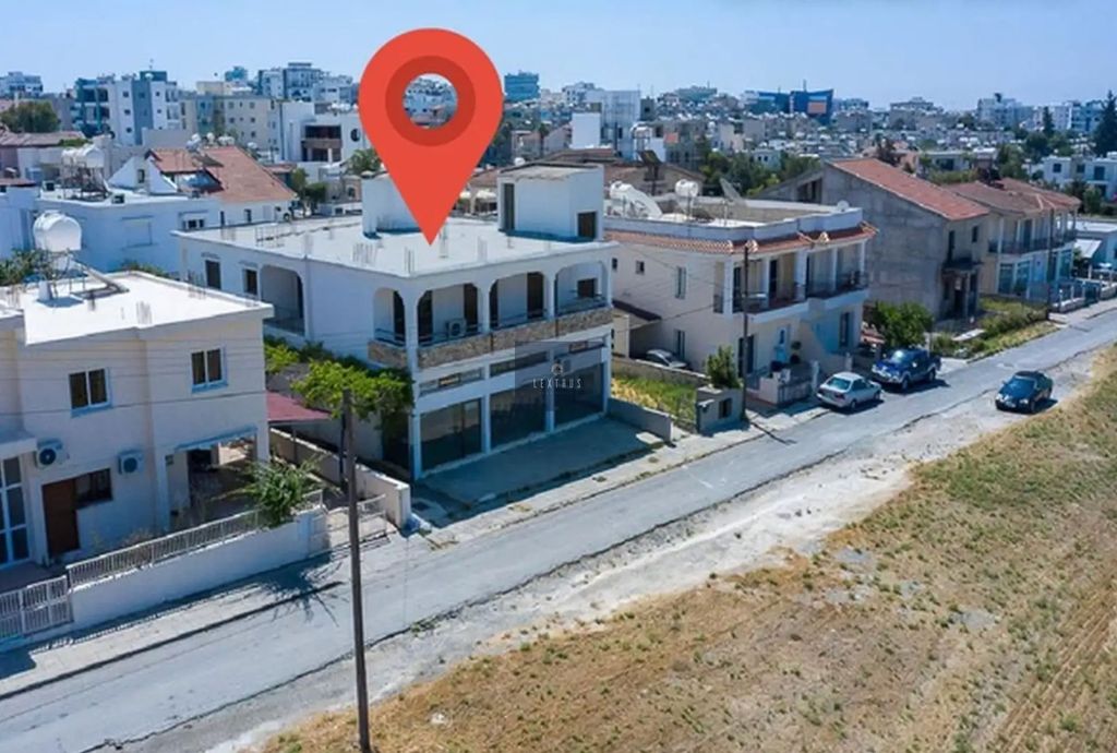 Property photo 1 of 12