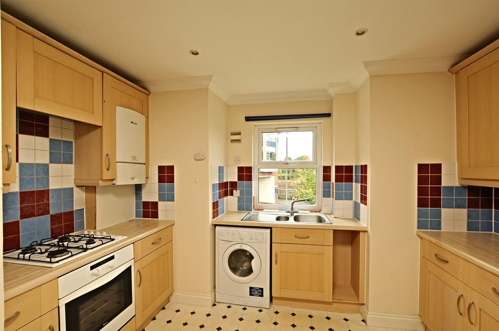 Property photo 2 of 8