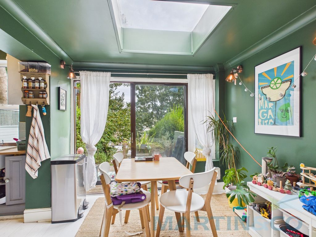 Property photo 3 of 21