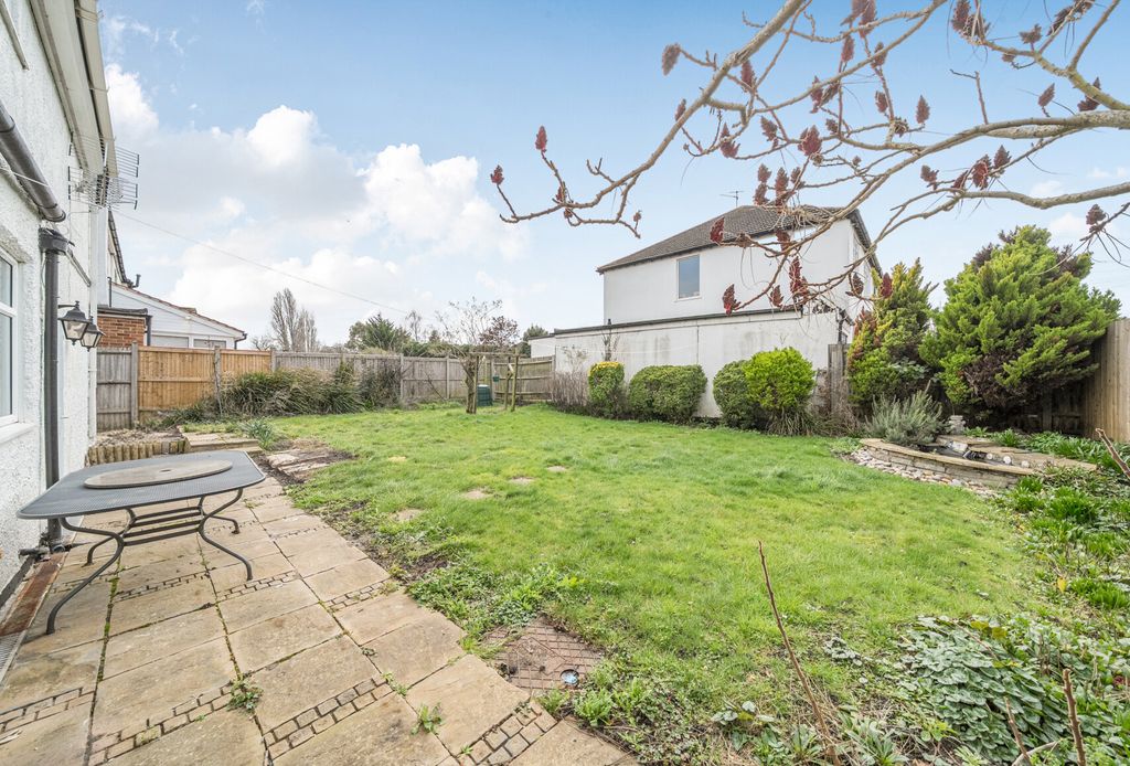 Property photo 3 of 17 1418914-17-699c49...