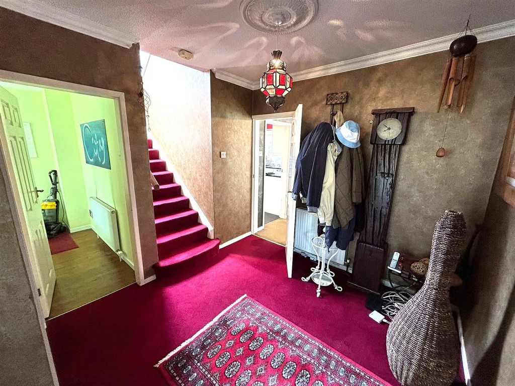 Property photo 2 of 20 Hall.Jpg